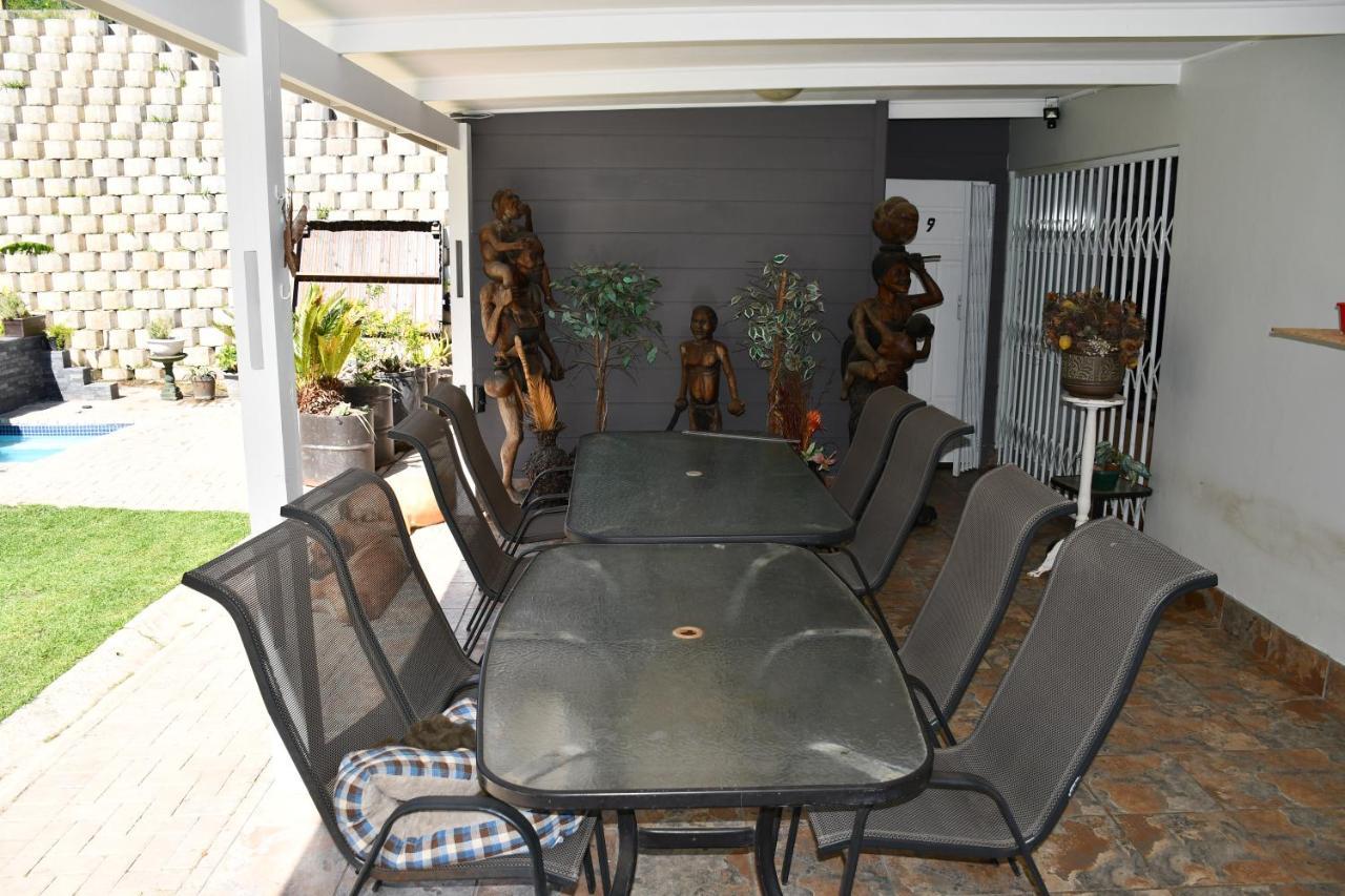 Friendz Guesthouse Knysna Exterior photo
