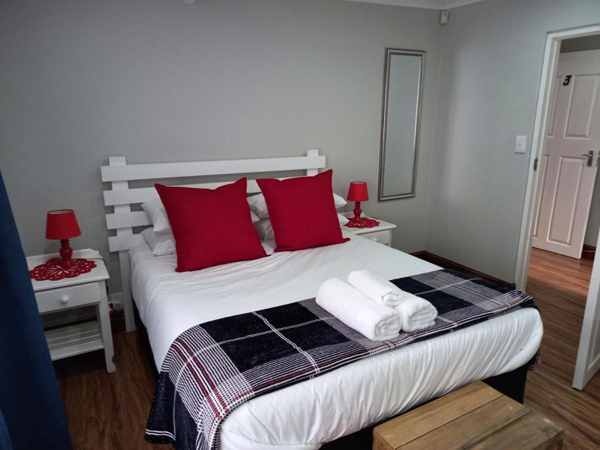 Friendz Guesthouse Knysna Exterior photo